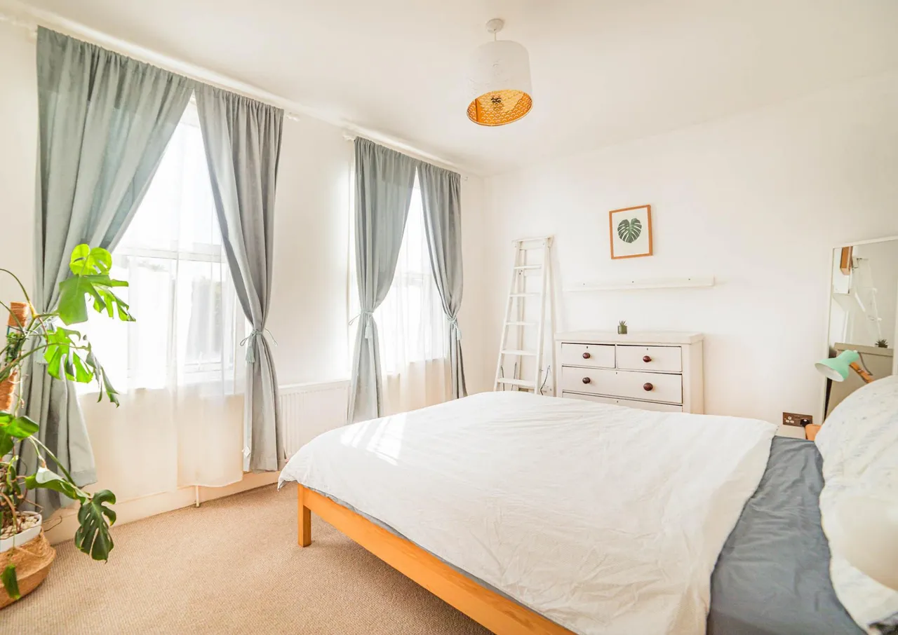 Rosebery Avenue, London, N17, photo 11