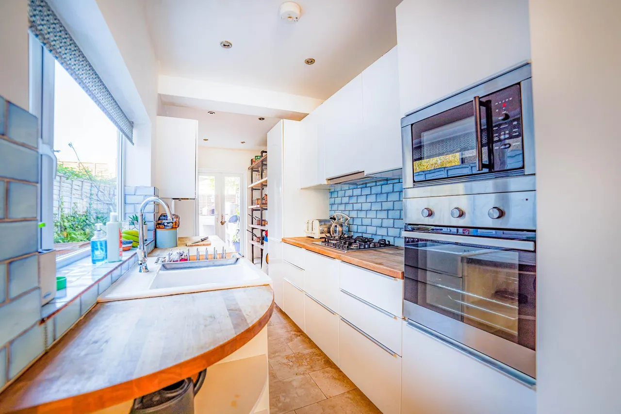 Rosebery Avenue, London, N17, photo 8