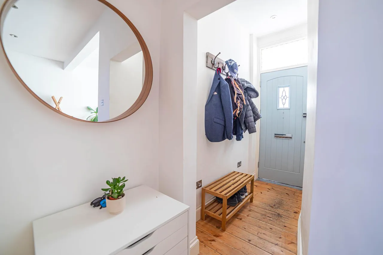 Rosebery Avenue, London, N17, photo 15