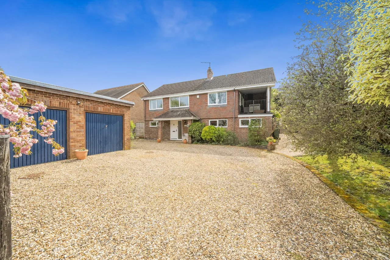 4 bed house for sale, Hookpit Farm Lane, Kings Worthy, SO23