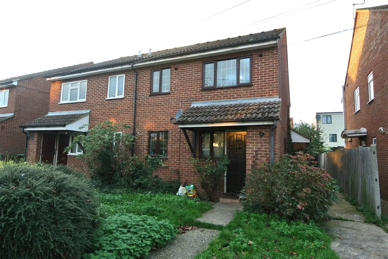 1 bed house for sale — Orchard Close, Ashford, Surrey, TW15 1JD