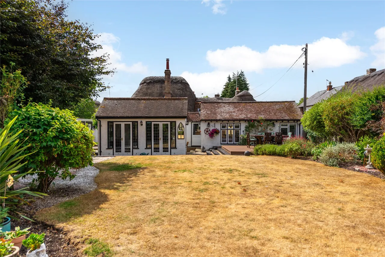 Main Street, Weston Turville, HP22, photo 18
