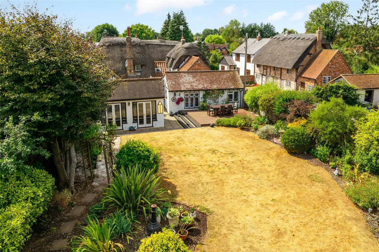 Main Street, Weston Turville, HP22, photo 13