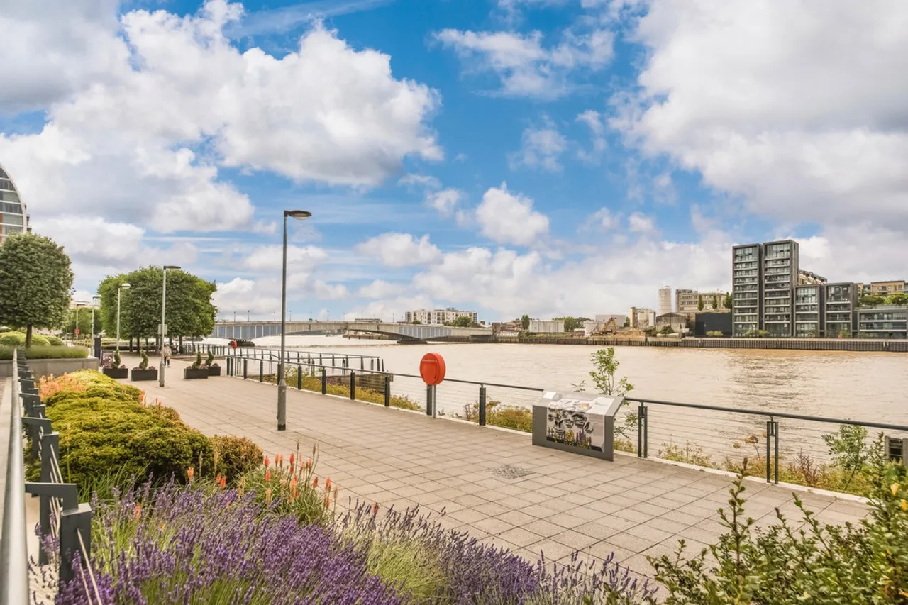 Flotilla House, Battersea Reach, photo 8