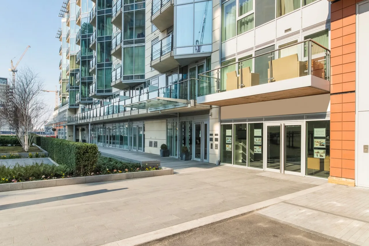 property to rent — Flotilla House, Battersea Reach