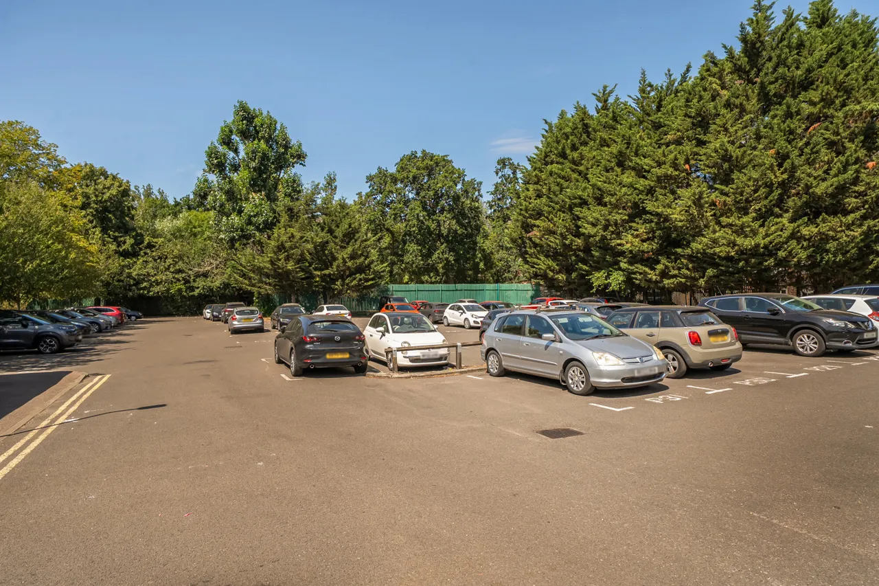 Tedder Close, Uxbridge, UB10, photo 10