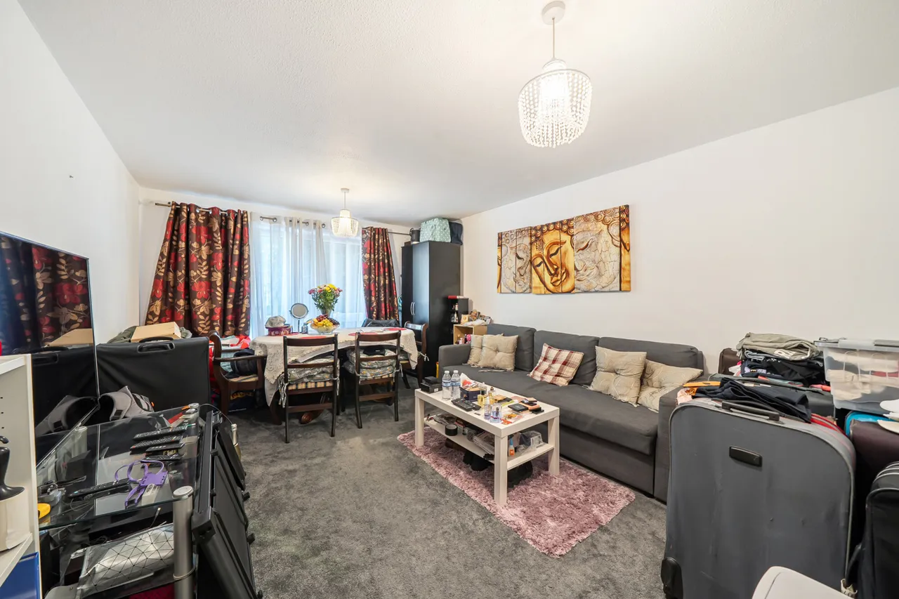 Tedder Close, Uxbridge, UB10, photo 2