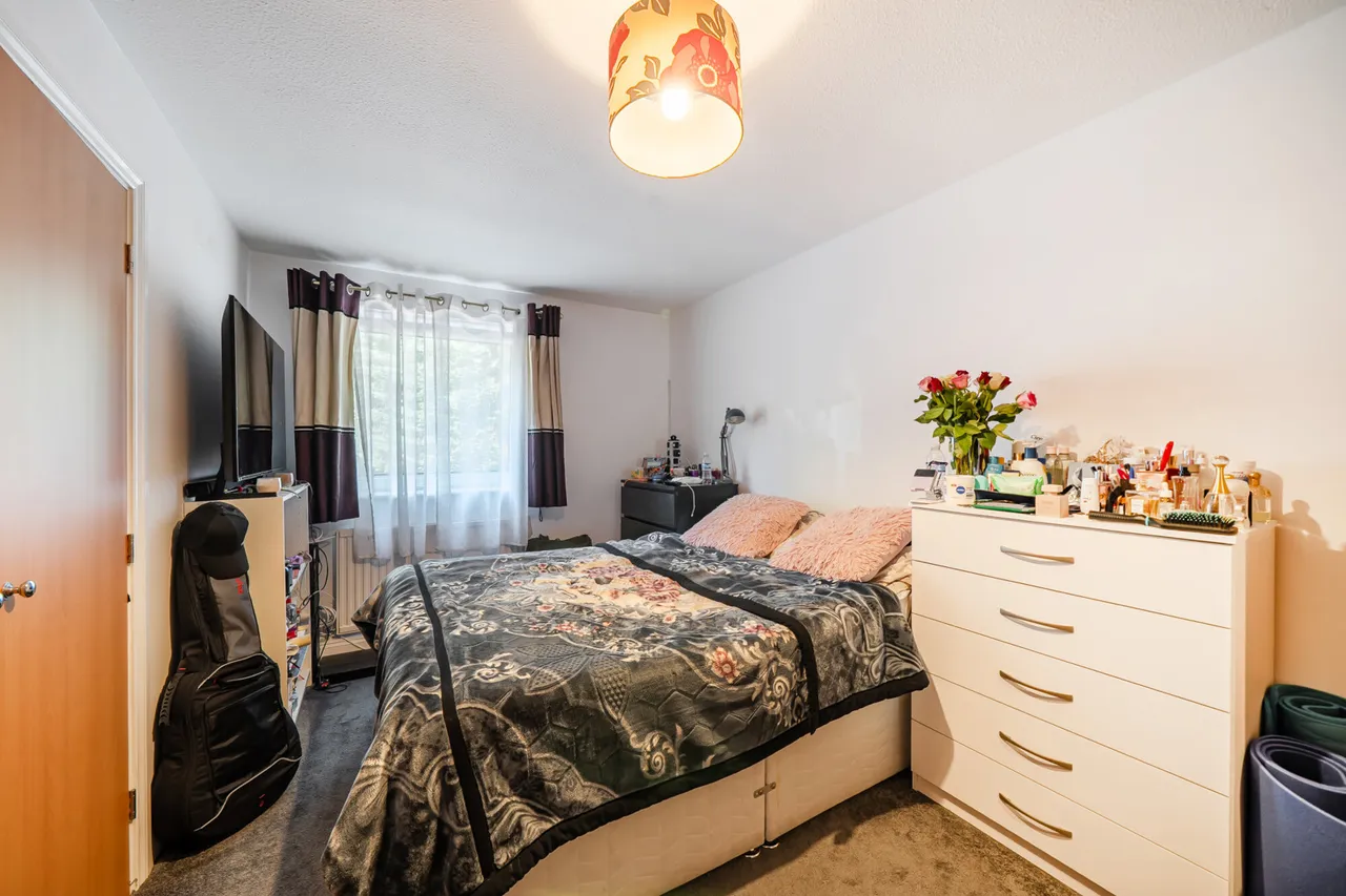 Tedder Close, Uxbridge, UB10, photo 3