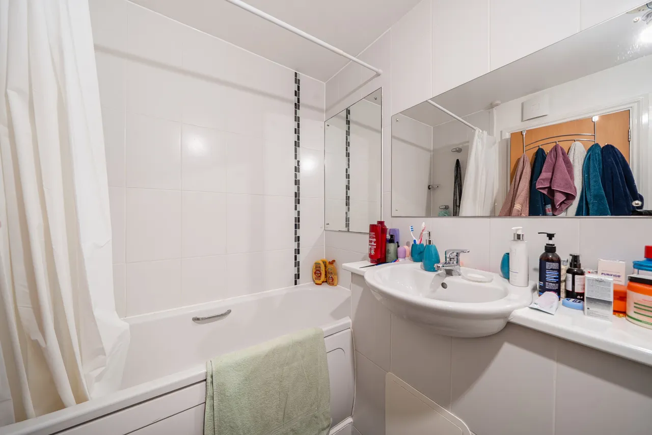 Tedder Close, Uxbridge, UB10, photo 8