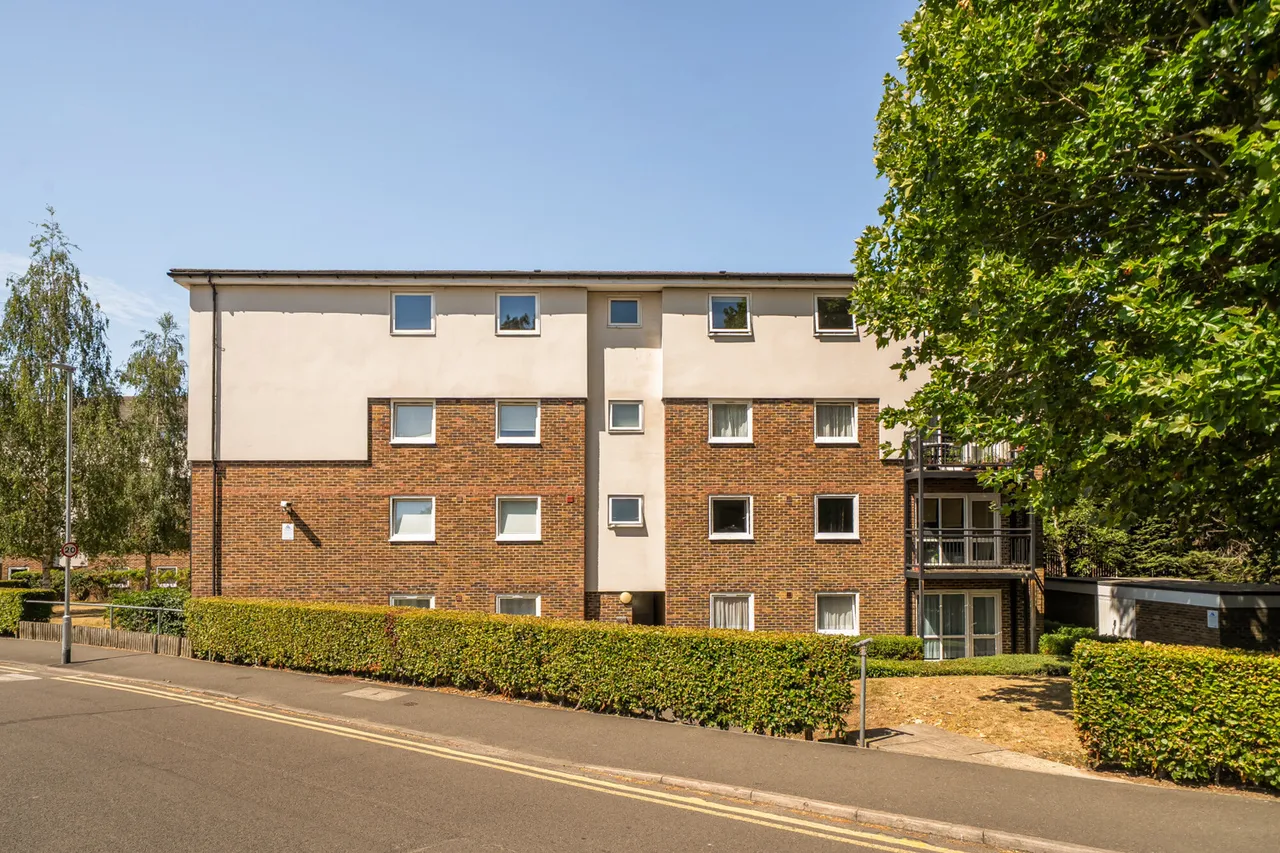 Tedder Close, Uxbridge, UB10, photo 13