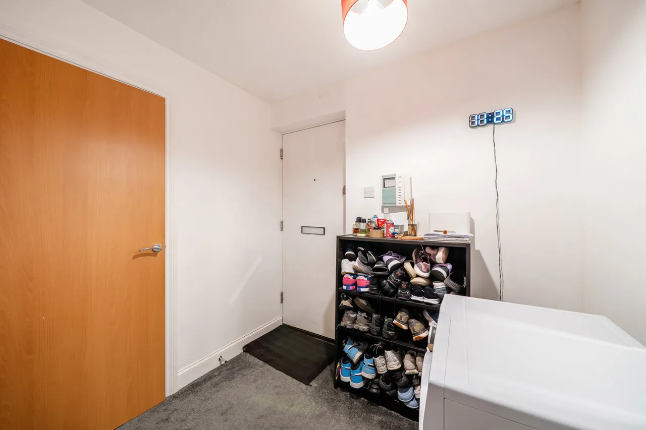 Tedder Close, Uxbridge, UB10, photo 6