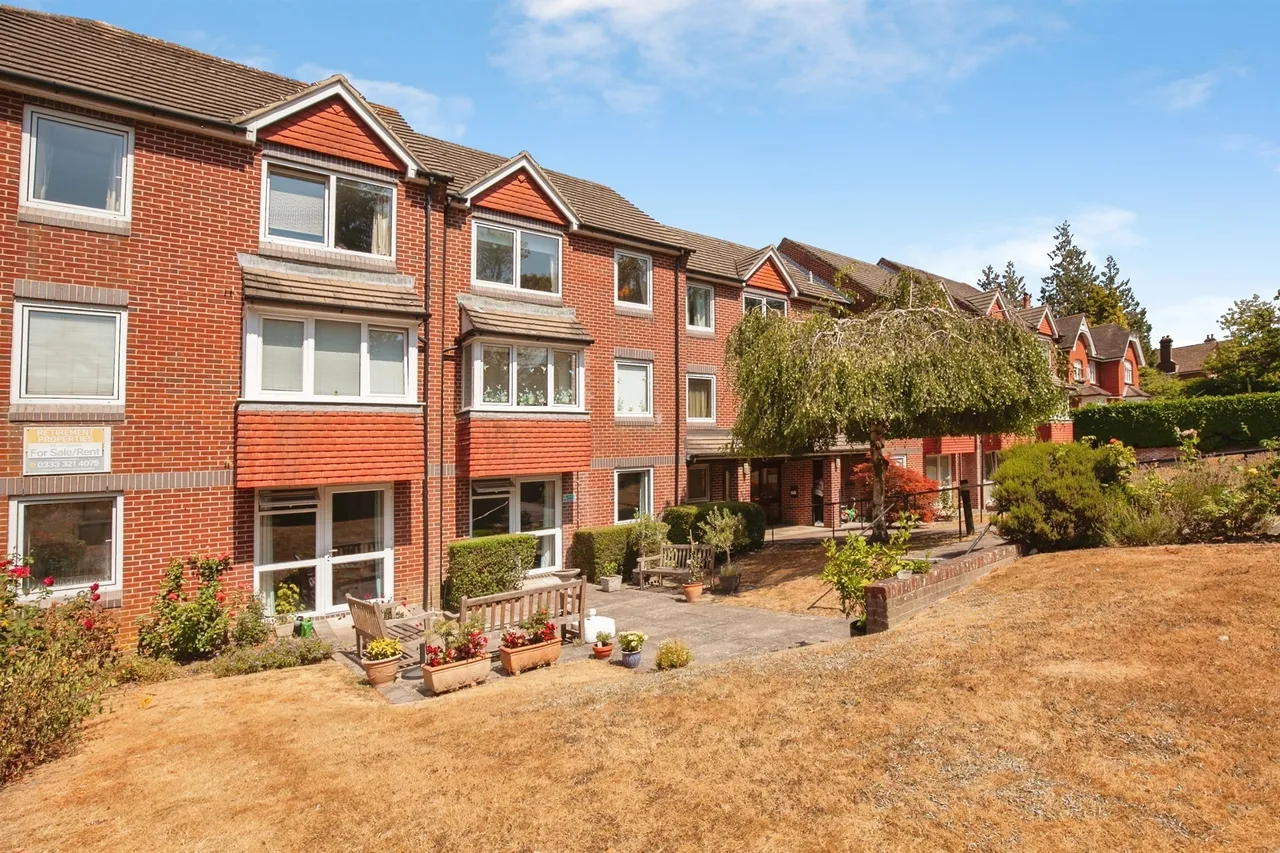 Heath Road, Haywards Heath, RH16, photo 13