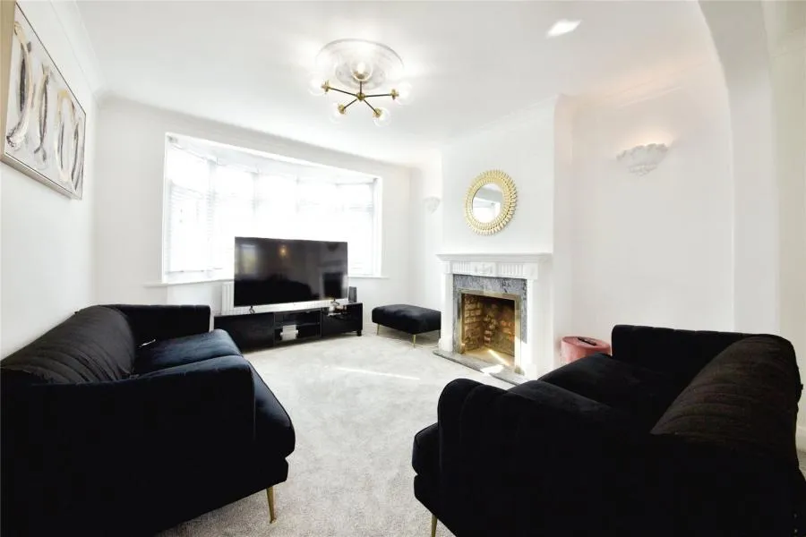 Clayhall Avenue, Ilford, IG5, photo 4