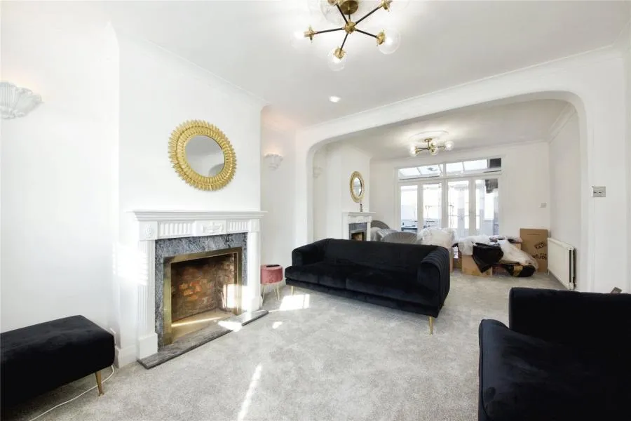 Clayhall Avenue, Ilford, IG5, photo 2