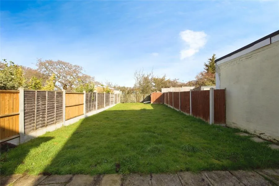 Clayhall Avenue, Ilford, IG5, photo 10