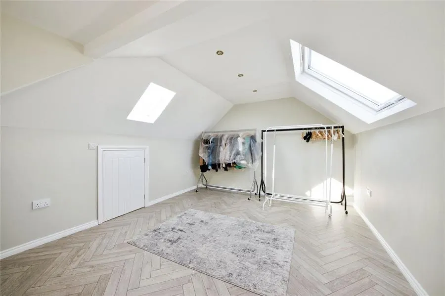 Clayhall Avenue, Ilford, IG5, photo 9