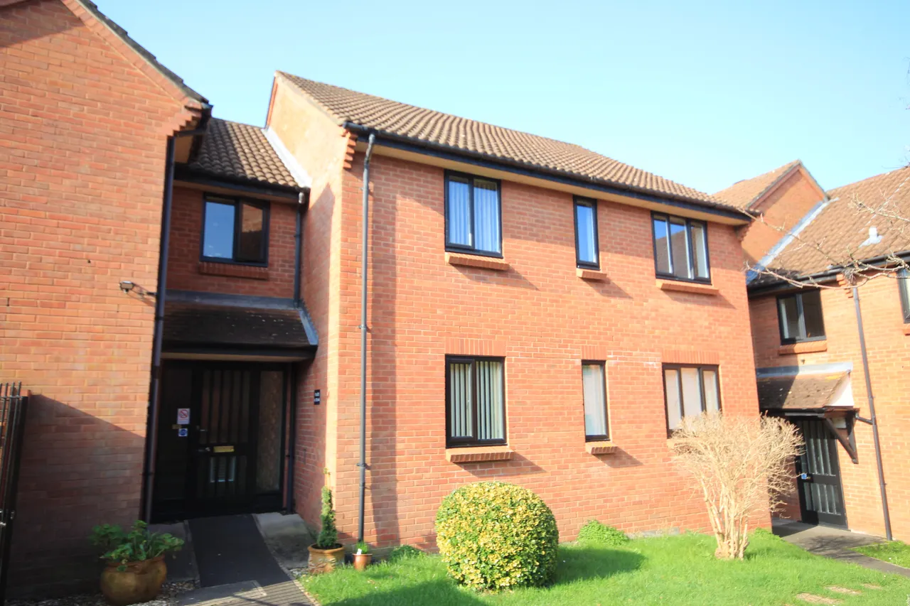2 bed flat for sale, Anson Way, Bridgwater