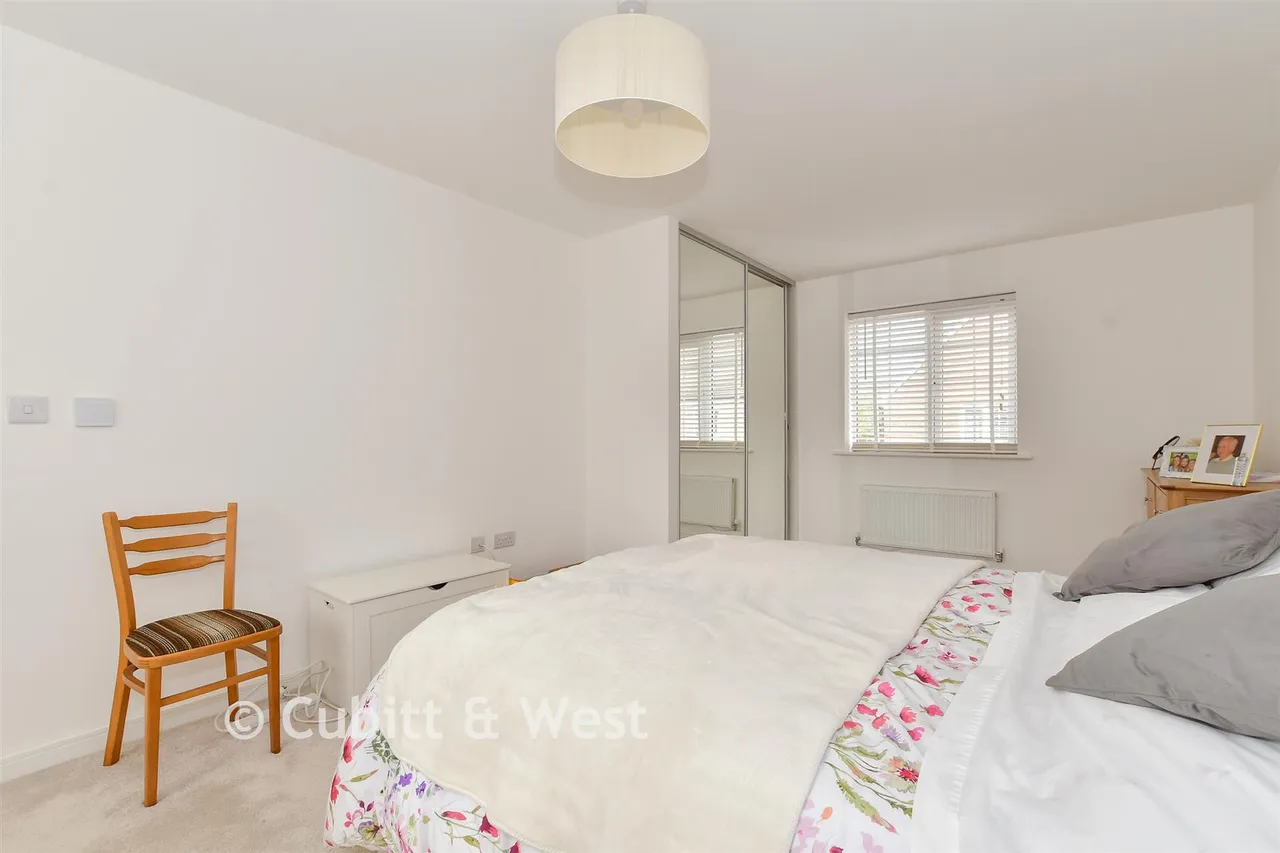 Valley Drive, Forge Wood, RH10, photo 7