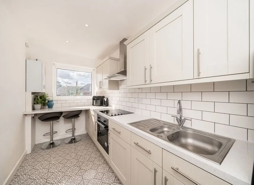 Carlisle Close, Kingston Upon Thames, KT2, photo 2