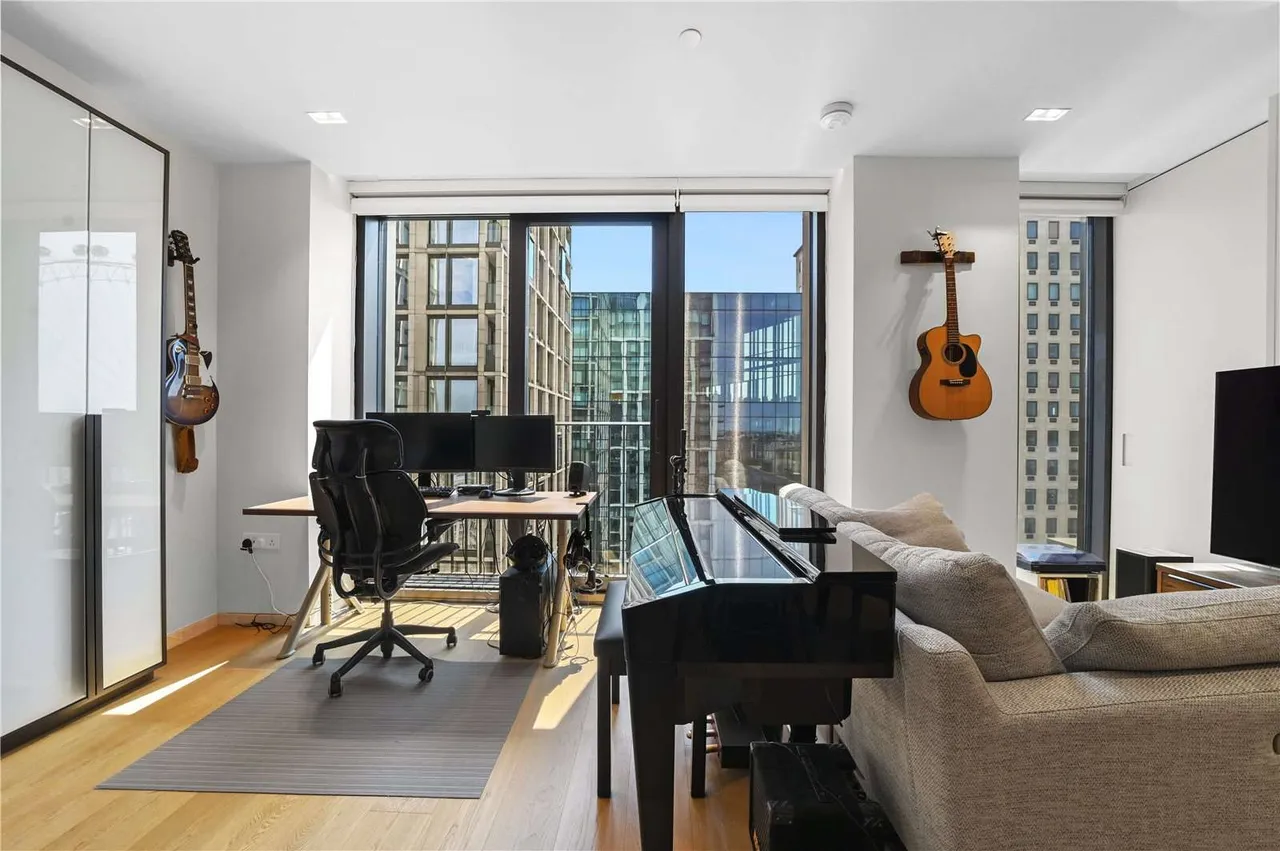 Casson Square, London, United Kingdom, SE1 7GY, photo 8