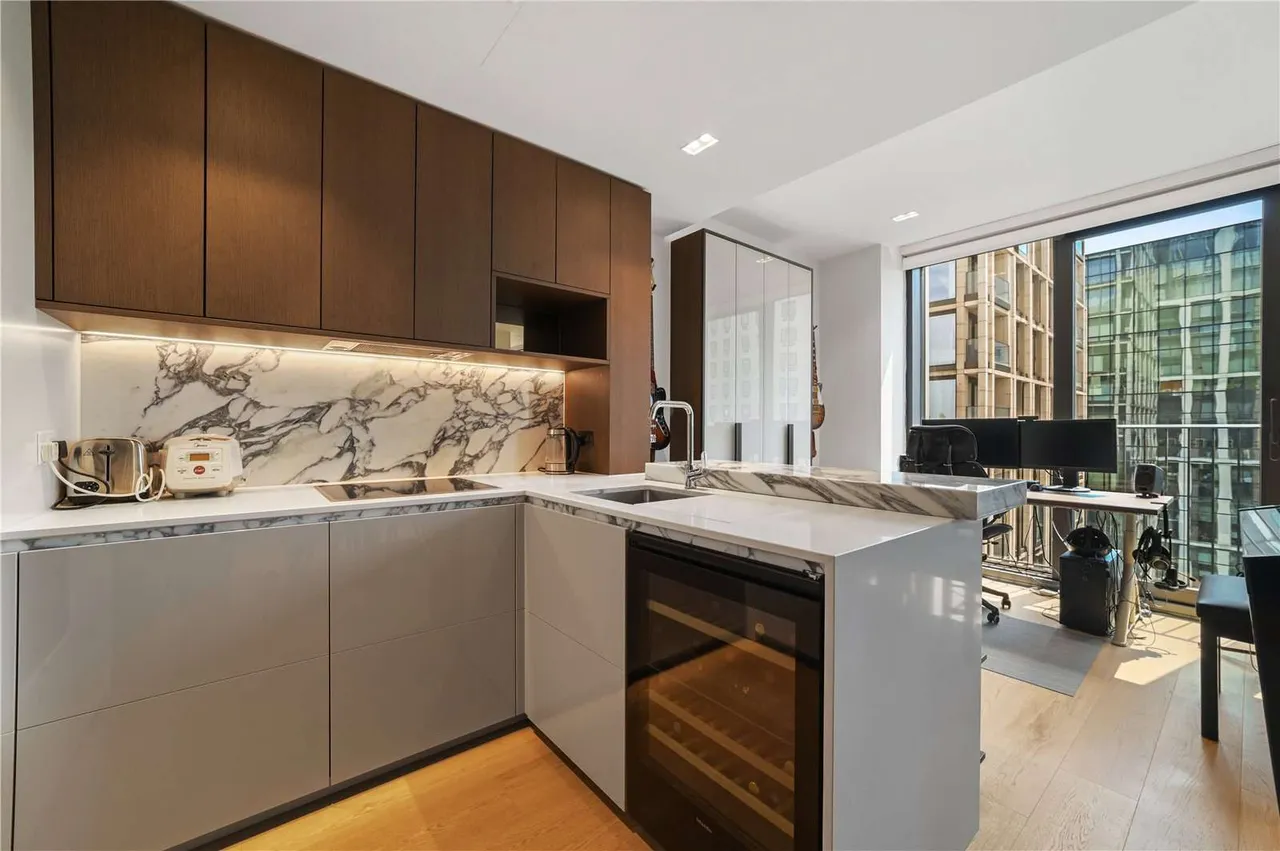 Casson Square, London, United Kingdom, SE1 7GY, photo 2