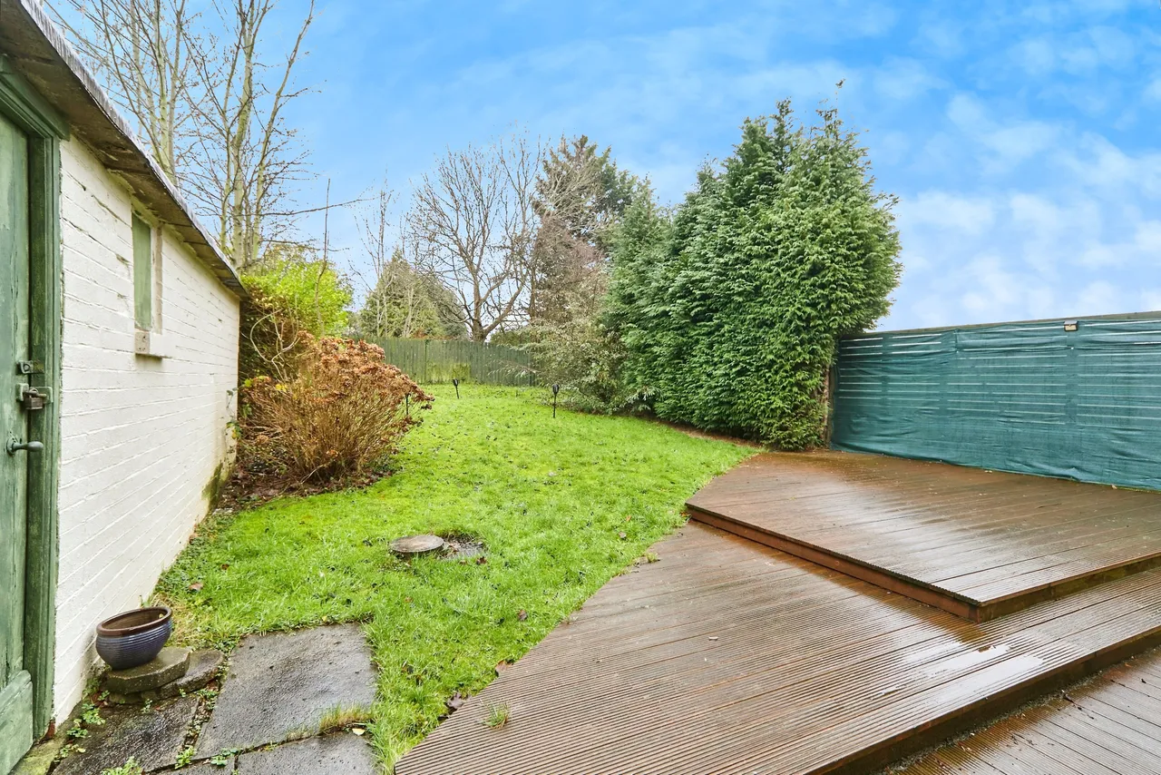 Calverley Lane, Leeds, LS13, photo 15