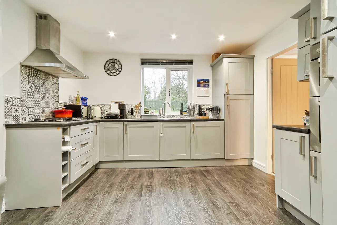 Calverley Lane, Leeds, LS13, photo 8