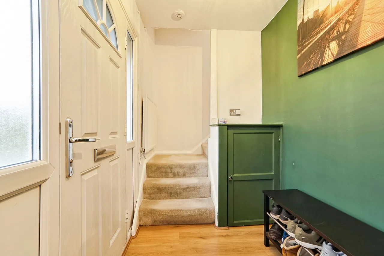 Calverley Lane, Leeds, LS13, photo 10