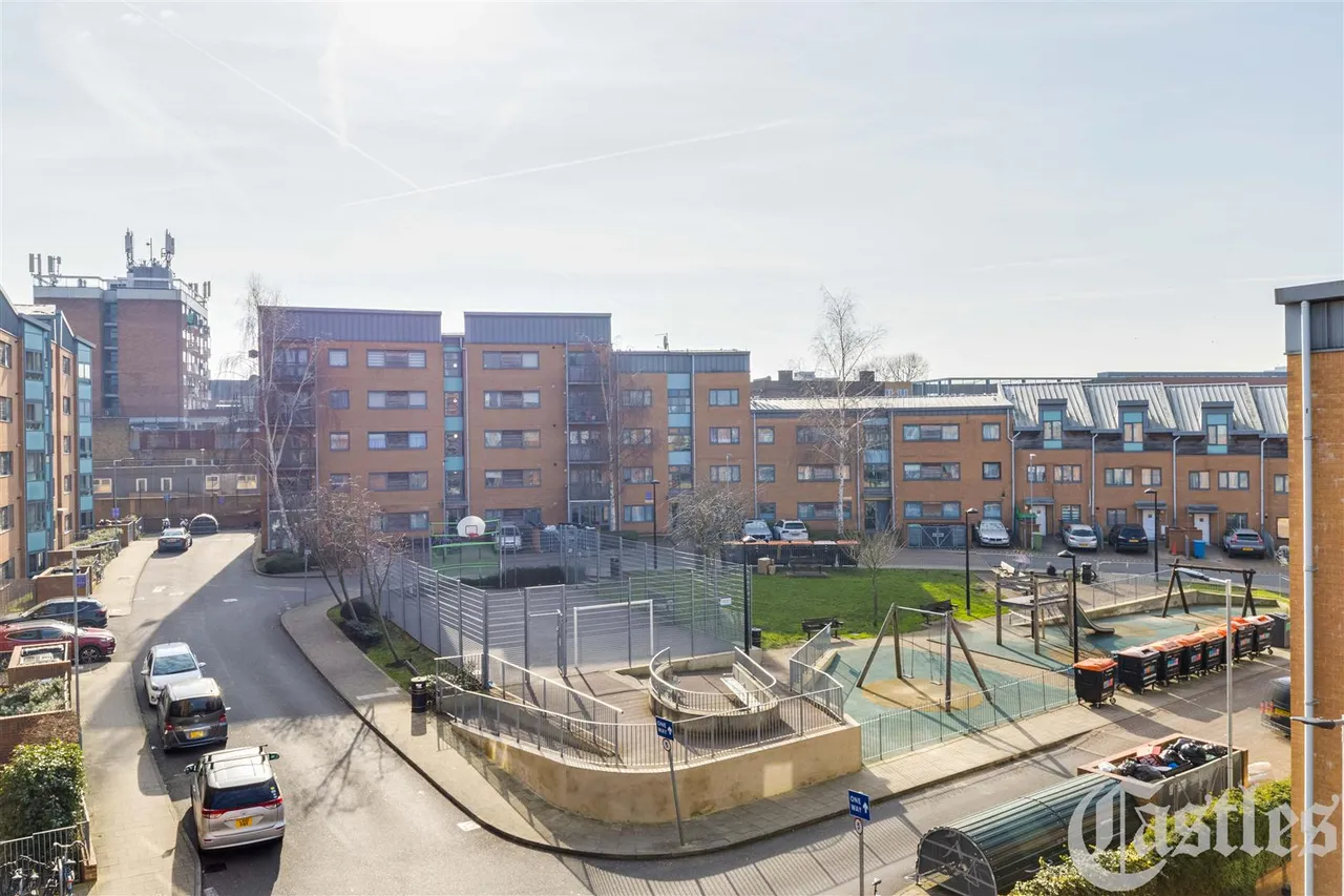 Lewis Gardens, N16, photo 13