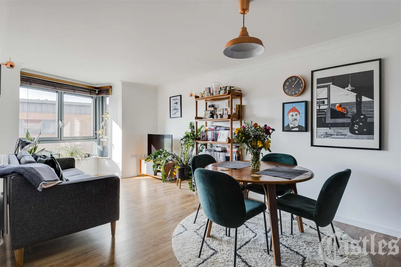 2 bed flat for sale, Lewis Gardens, N16