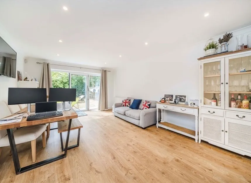 Lower Hampton Road, Lower Sunbury, TW16, photo 5