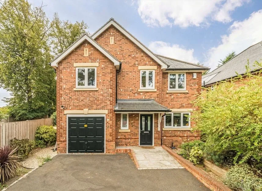 4 bed house to rent — Lower Hampton Road, Lower Sunbury, TW16