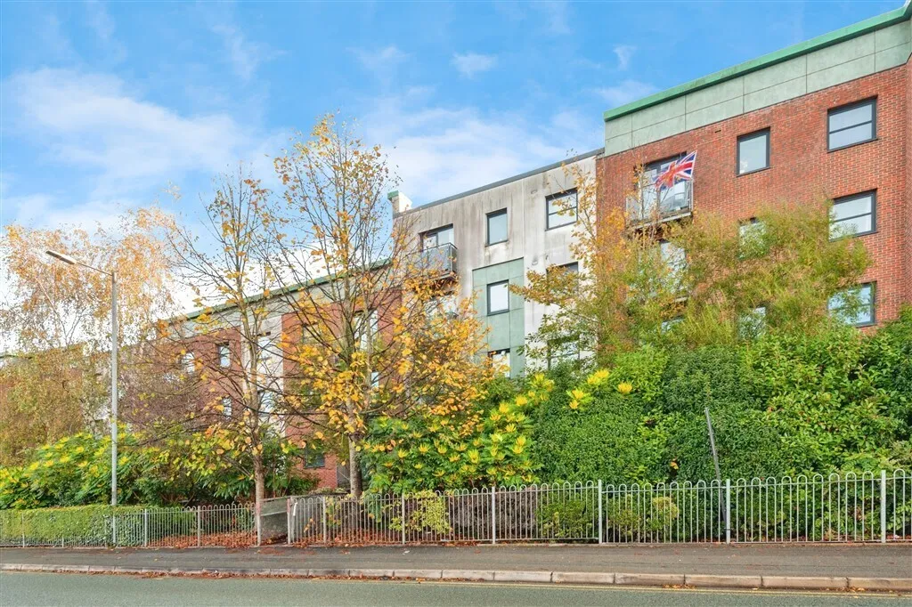 2 bed flat for sale, Lower Hall Street, St. Helens, WA10