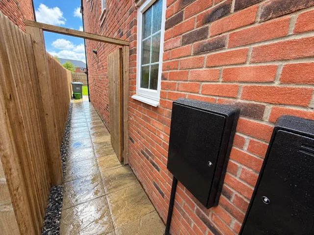 Thomas Fairfax Way, CW5, photo 14