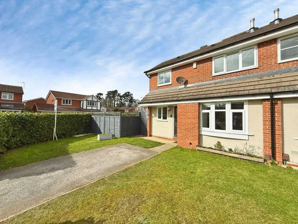 2 bed house for sale — Briarwood Close Gonerby Hill Foot, Grantham