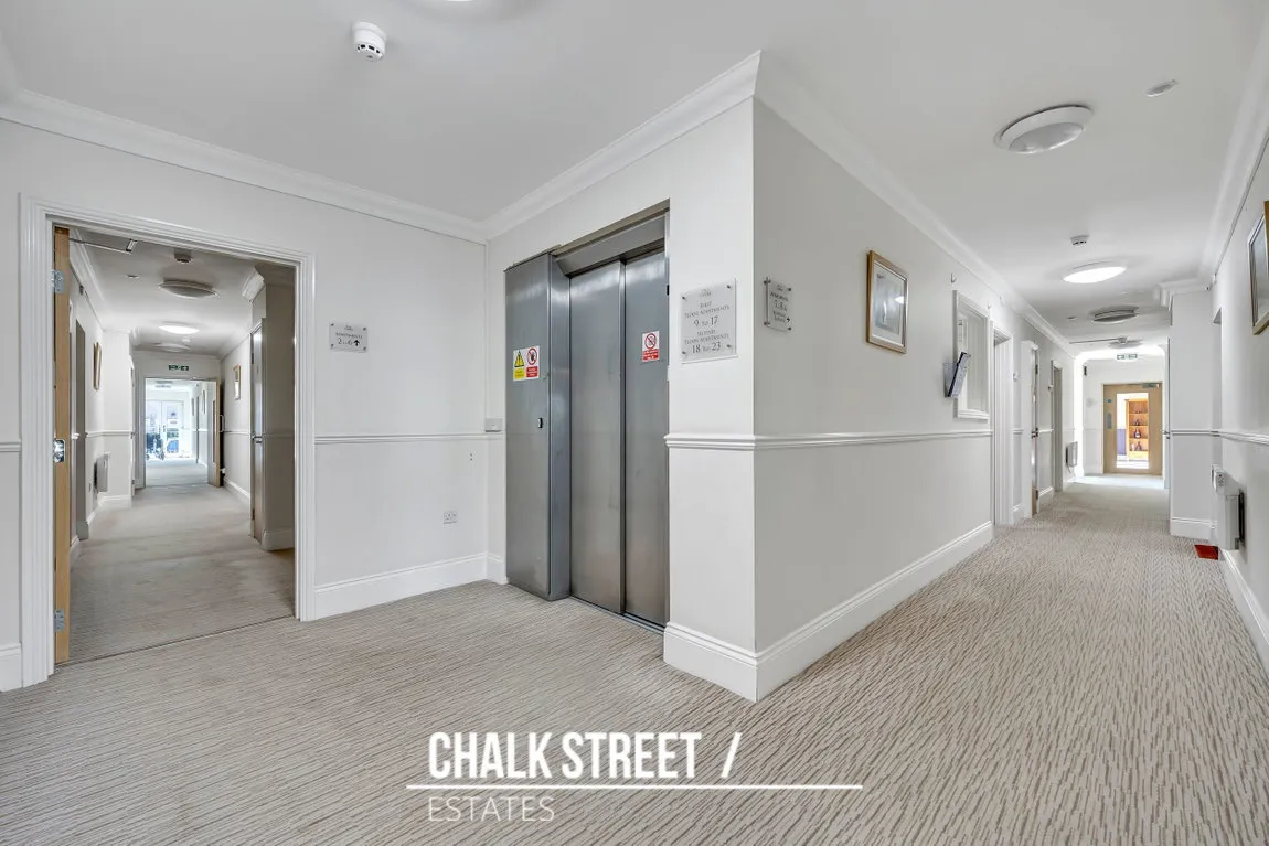 Hornchurch Road, Hornchurch, RM12 4TE, photo 11
