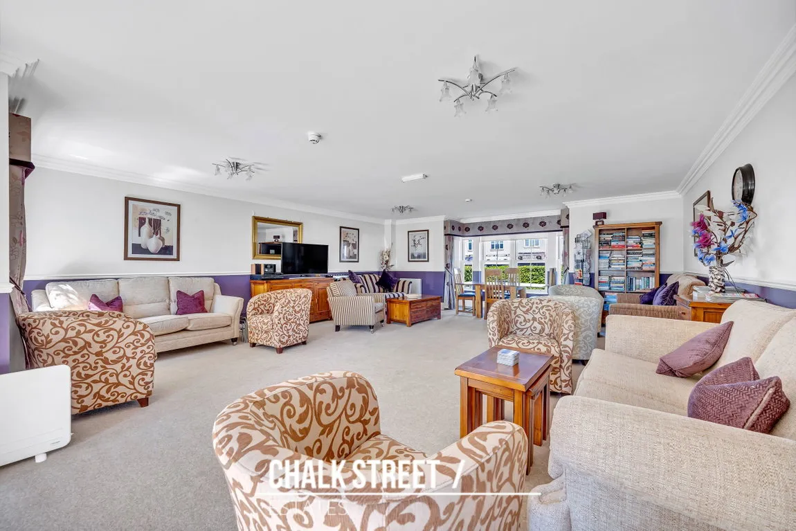Hornchurch Road, Hornchurch, RM12 4TE, photo 9