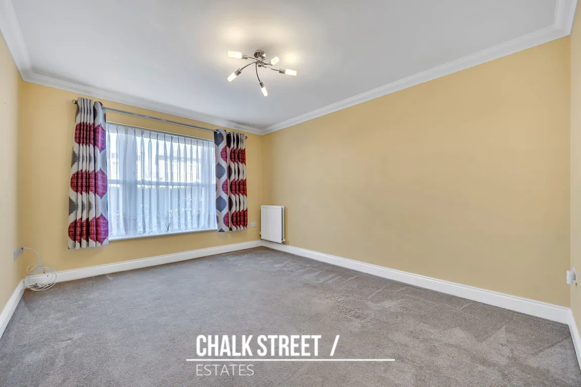 Hornchurch Road, Hornchurch, RM12 4TE, photo 2