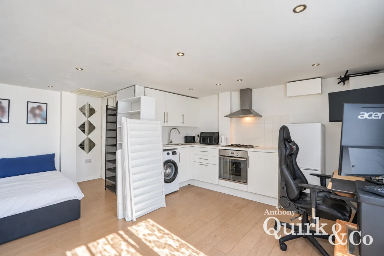 Seaview Road, Canvey Island, SS8, photo 18