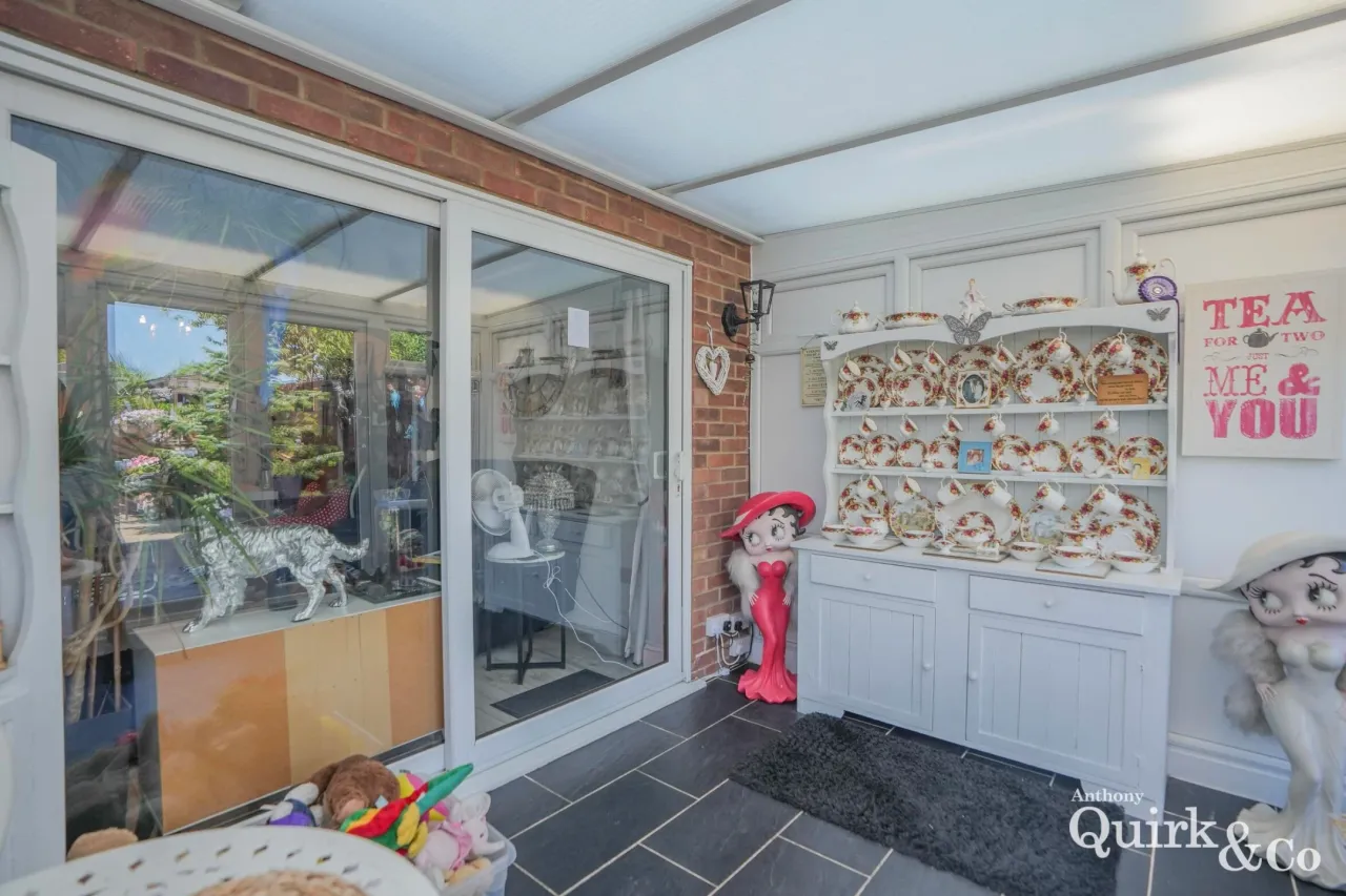 Seaview Road, Canvey Island, SS8, photo 12