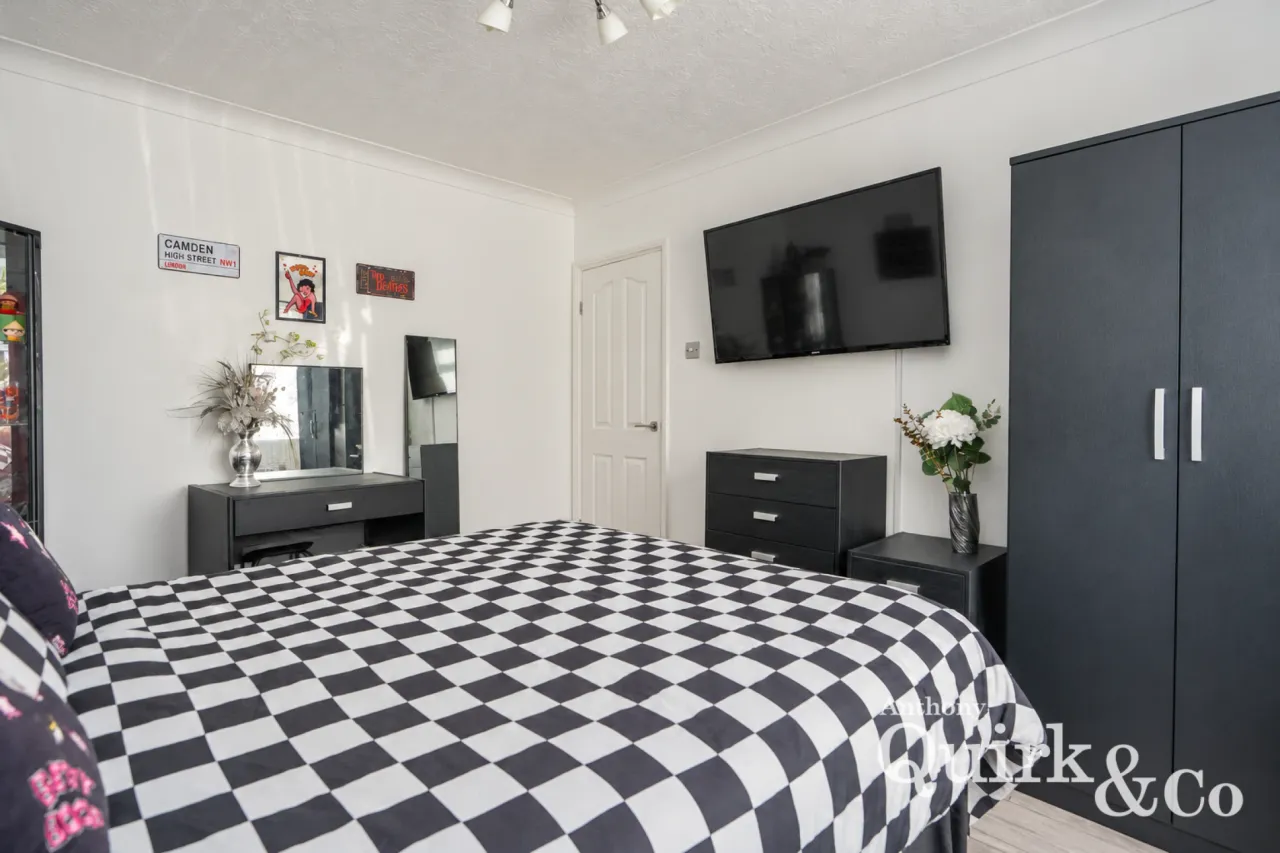 Seaview Road, Canvey Island, SS8, photo 7
