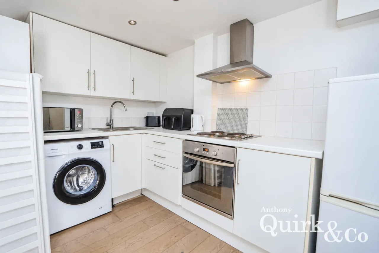 Seaview Road, Canvey Island, SS8, photo 17