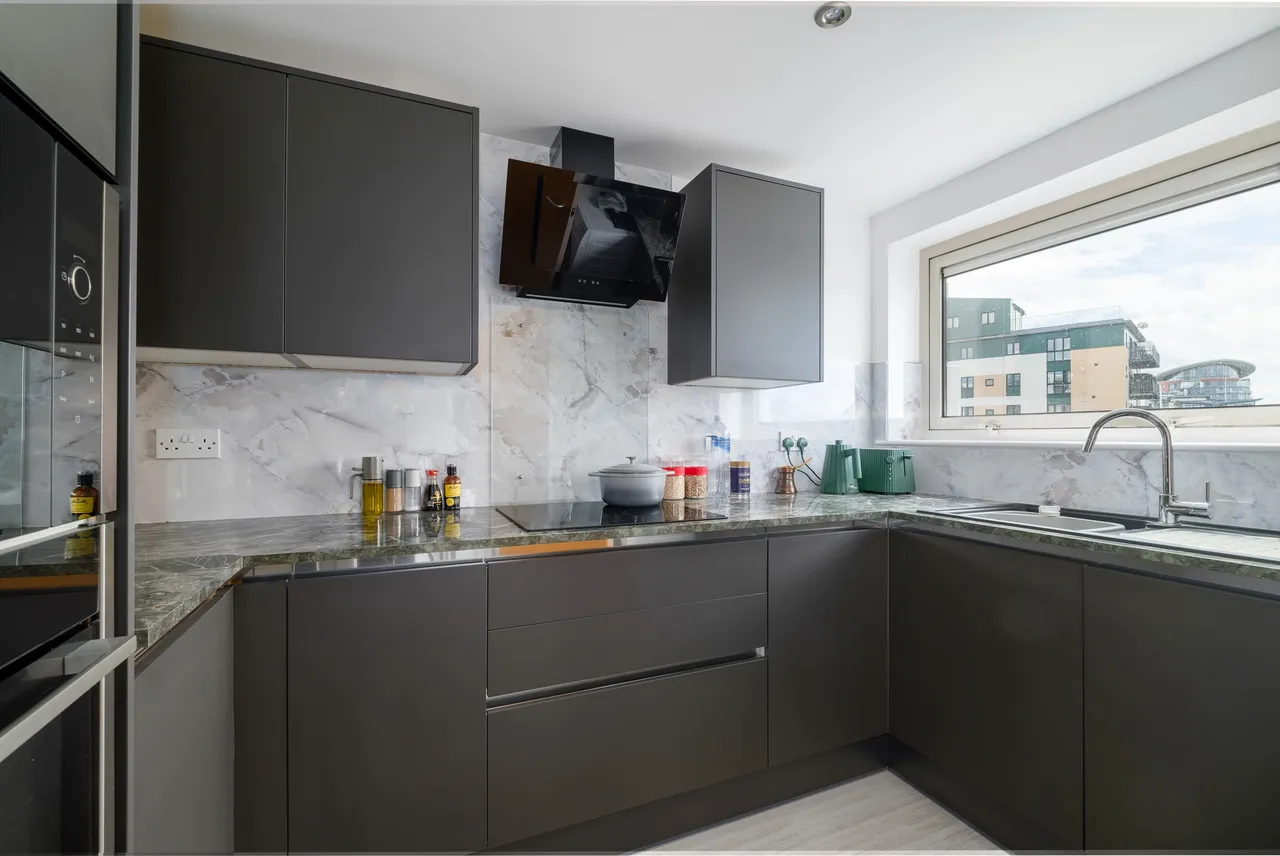 Arnhem Place, London, E14, photo 4