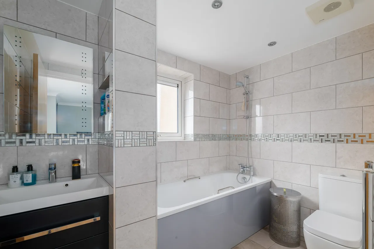 Arnhem Place, London, E14, photo 8