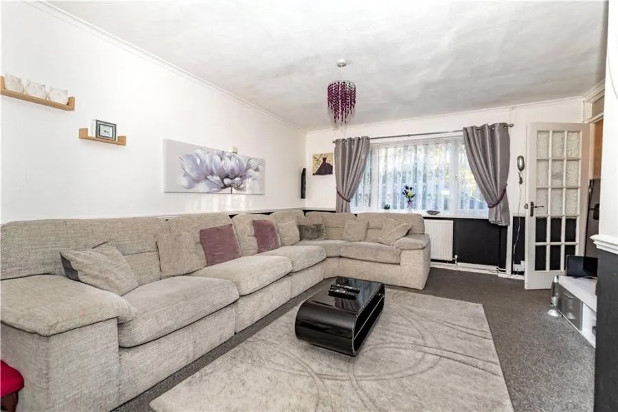 Brookhouse Road, Farnborough, GU14, photo 3