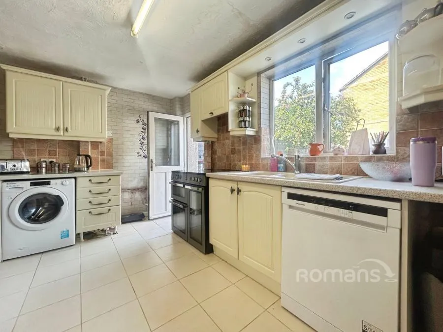 Brookhouse Road, Farnborough, GU14, photo 2