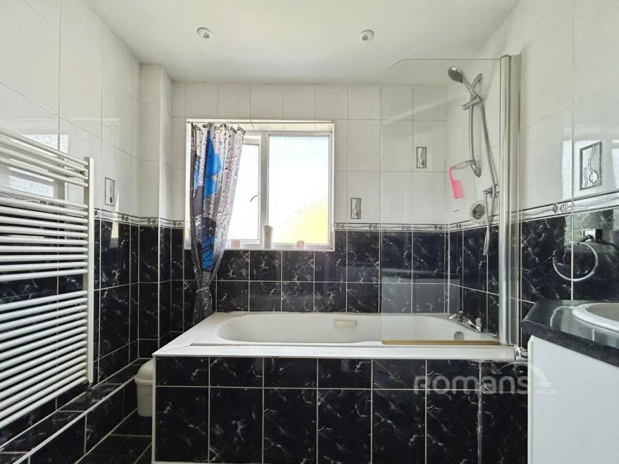 Brookhouse Road, Farnborough, GU14, photo 16