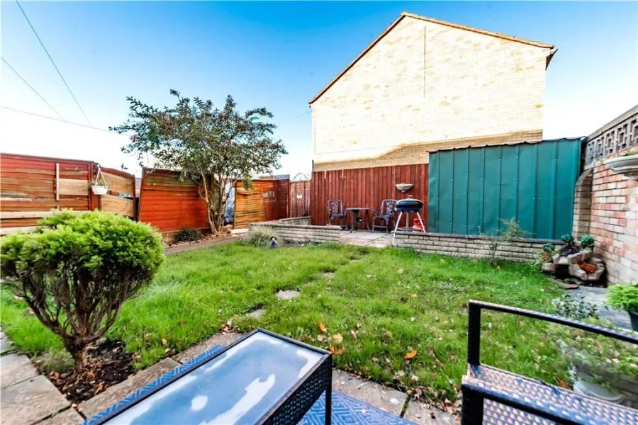 Brookhouse Road, Farnborough, GU14, photo 4