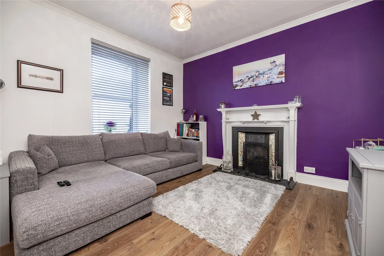 2 bed flat for sale, Broomhill Road, Aberdeen, AB10