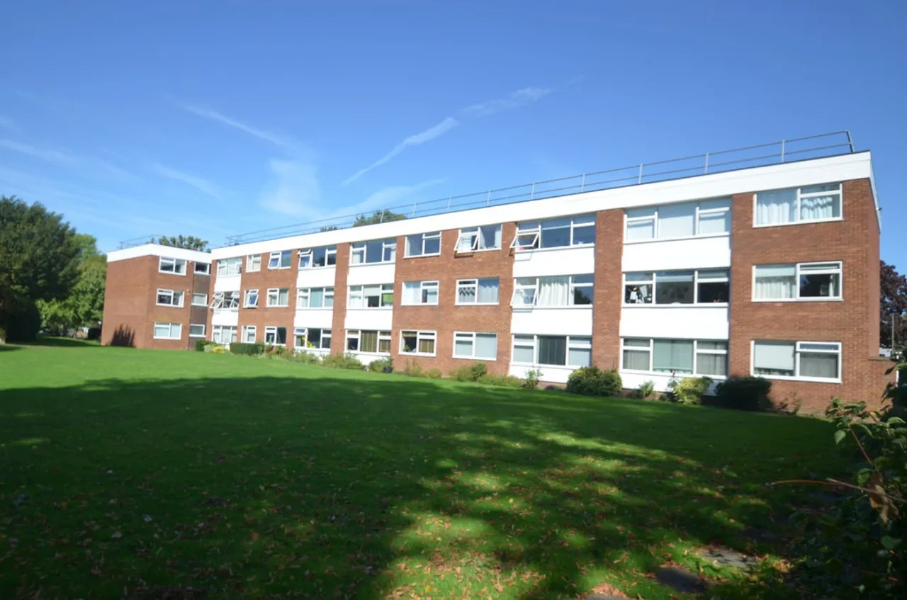Jamnagar Close, Staines-upon-Thames, photo 5